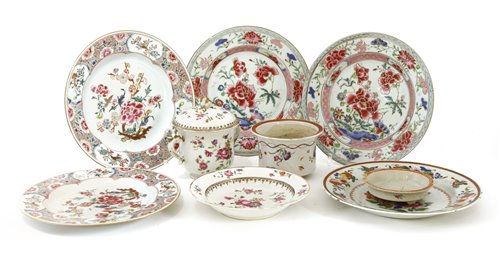 Lot 470 - A collection of Chinese famille rose