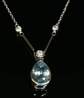 Lot 435 - An 18ct white gold aquamarine and diamond necklace