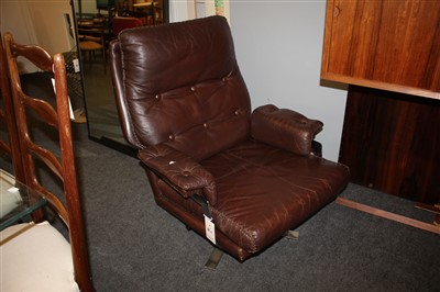 Lot 460 - A lounge chair