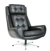 Lot 462 - A Danish leather lounge chair