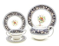 Lot 497 - A Wedgwood Florentine dinner service