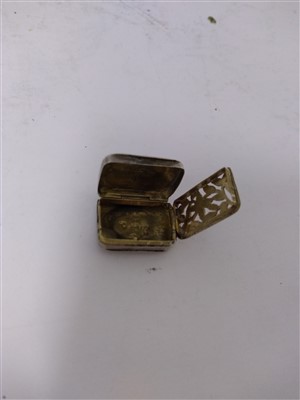 Lot 44 - Eight Georgian and Victorian silver vinaigrettes