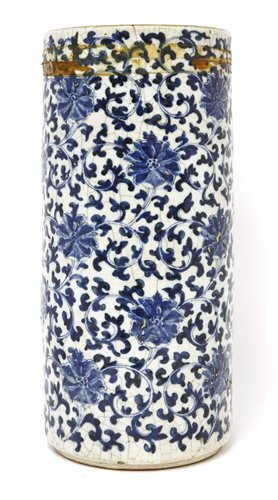 Lot 422 - A Chinese blue and white vase