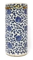 Lot 422 - A Chinese blue and white vase