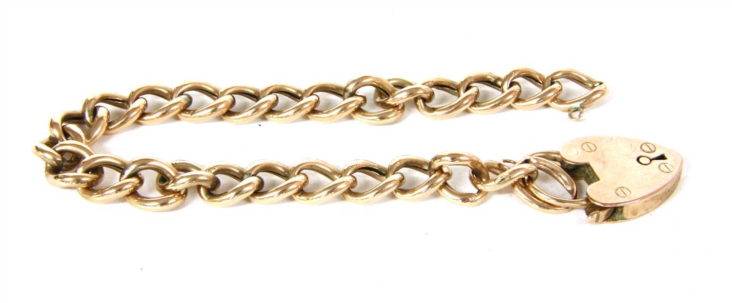 Lot 14 - A hollow gold curb chain bracelet
