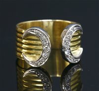 Lot 388 - An 18ct gold torque style ring