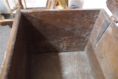 Lot 503 - An oak box