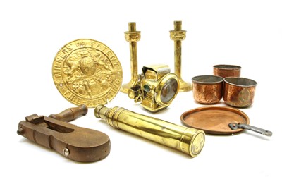 Lot 251 - Boxes of various brass, pewter and copper items