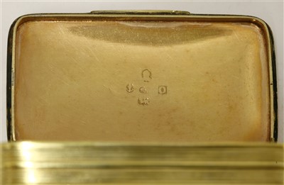 Lot 43 - A George III silver gilt snuff box