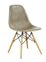 Lot 524 - A DSW chair seat