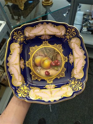 Lot 351 - A pair of Royal Worcester cabinet dishes