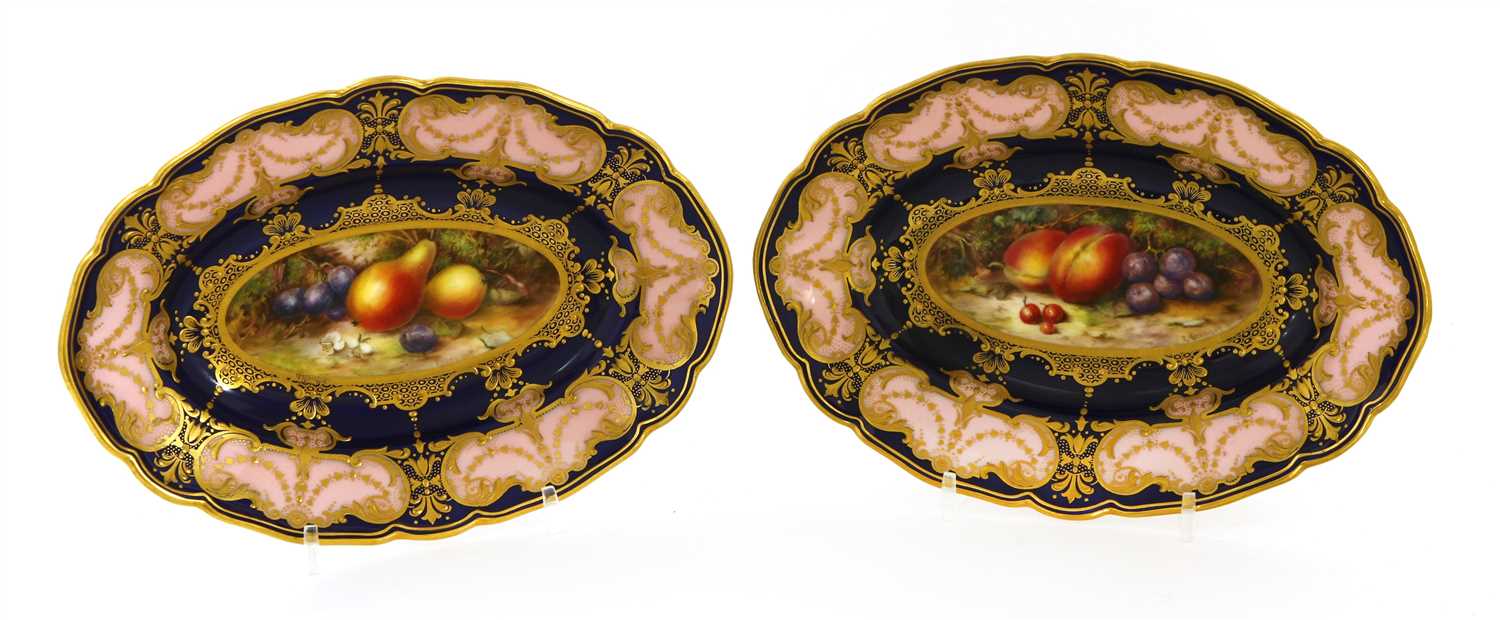 Lot 279 - A pair of Royal Worcester cabinet dishes
