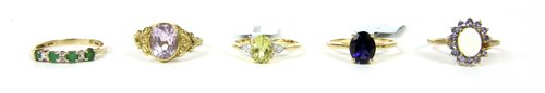 Lot 226 - A 9ct gold single stone oval cut iolite ring