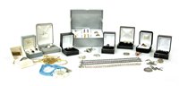 Lot 277 - A collection of silver jewellery
