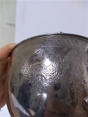 Lot 5 - A Victorian silver teapot
