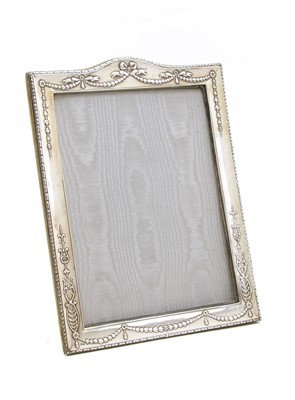 Lot 91 - A silver photograph frame
