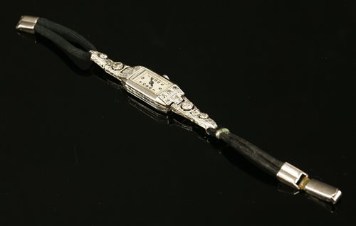 Lot 173 - A ladies Art Deco diamond set cocktail watch