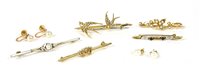 Lot 292 - Five assorted bar brooches