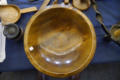 Lot 544 - A collection of treen