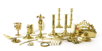 Lot 119 - A large collection of decorative brassware