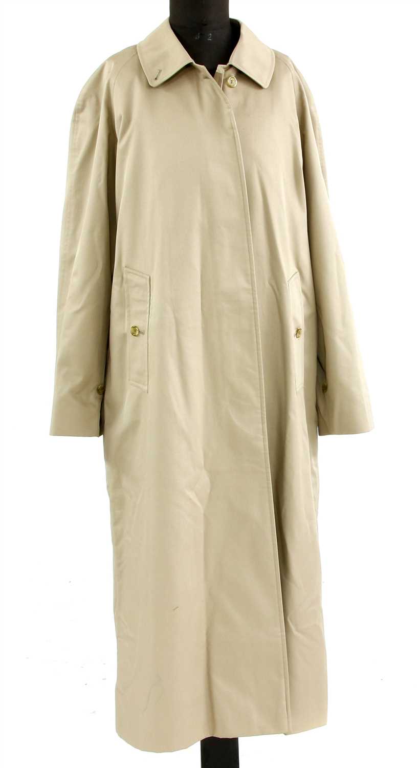 Lot 255 - A ladies Burberry mackintosh trench