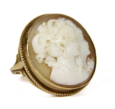 Lot 12 - A 9ct gold shell cameo ring