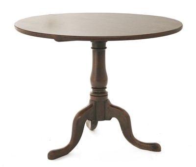 Lot 159 - An oak tripod table