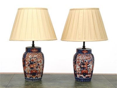 Lot 275 - A near pair of Imari vase table lamps