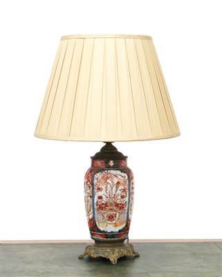 Lot 352 - An Imari vase table lamp