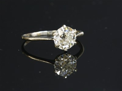Lot 441 - A single stone diamond ring