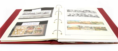 Lot 81 - GB QEII in four padded albums