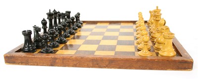Lot 153 - A `Tournament' size boxwood and ebonised weighted 'staunton pattern' chess set