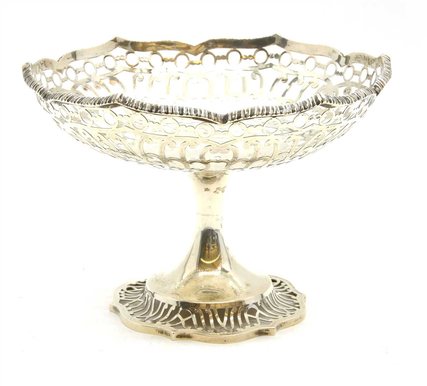 Lot 102 - An Edwardian silver pedestal bowl