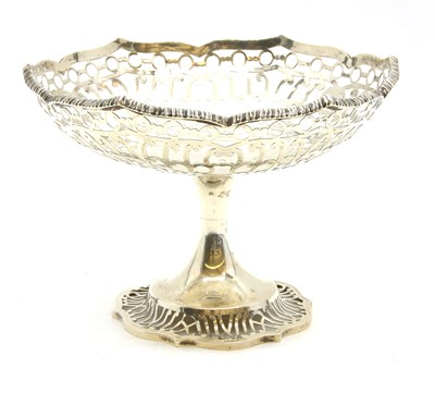 Lot 102 - An Edwardian silver pedestal bowl