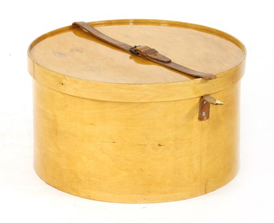 Lot 409 - A Biedermeier beech wood hat box