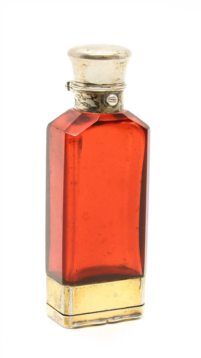 Lot 39 - A Victorian silver Sampson Mordan combination vinaigrette and scent bottle