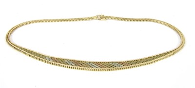 Lot 27 - A 9ct three colour gold graduated necklace