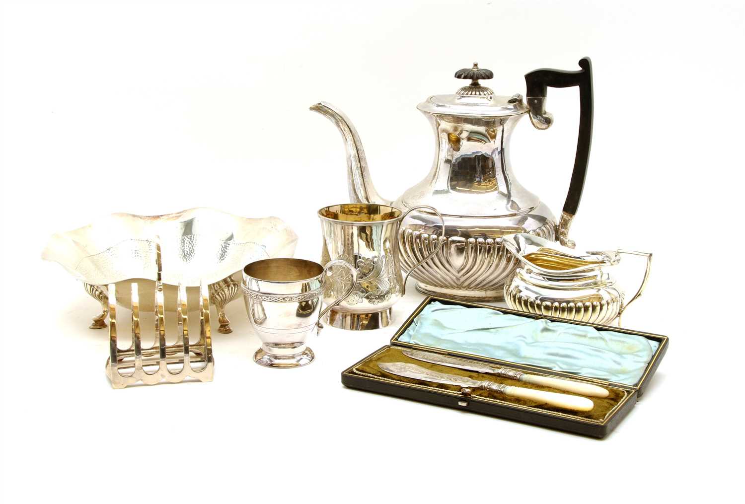 Lot 156 - A collection of silver plated items