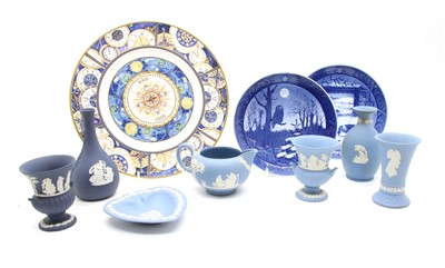 Lot 220 - A boxed set of Compton and Woodhouse plates