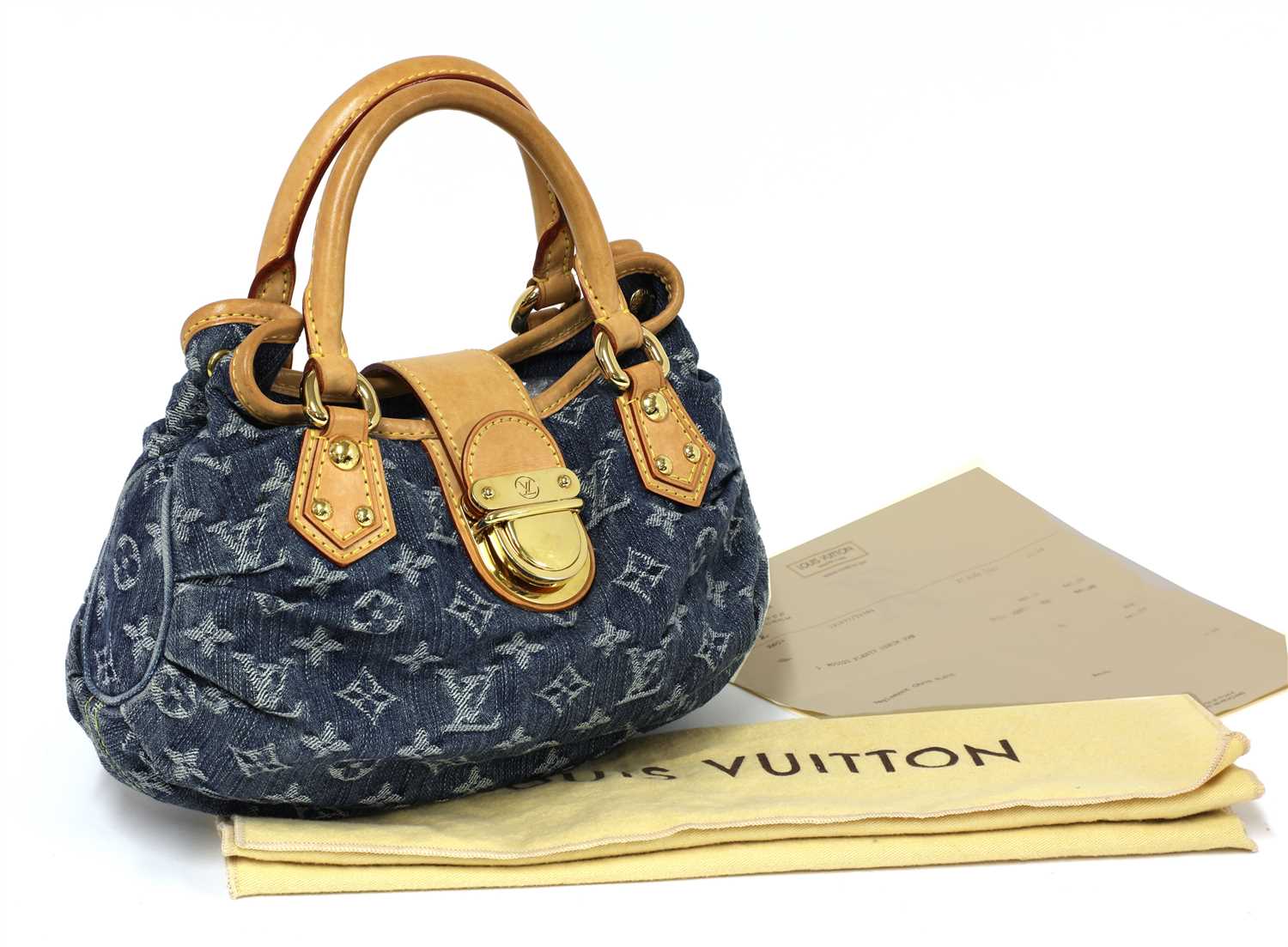 Lot 680 - A Louis Vuitton denim pleaty bag