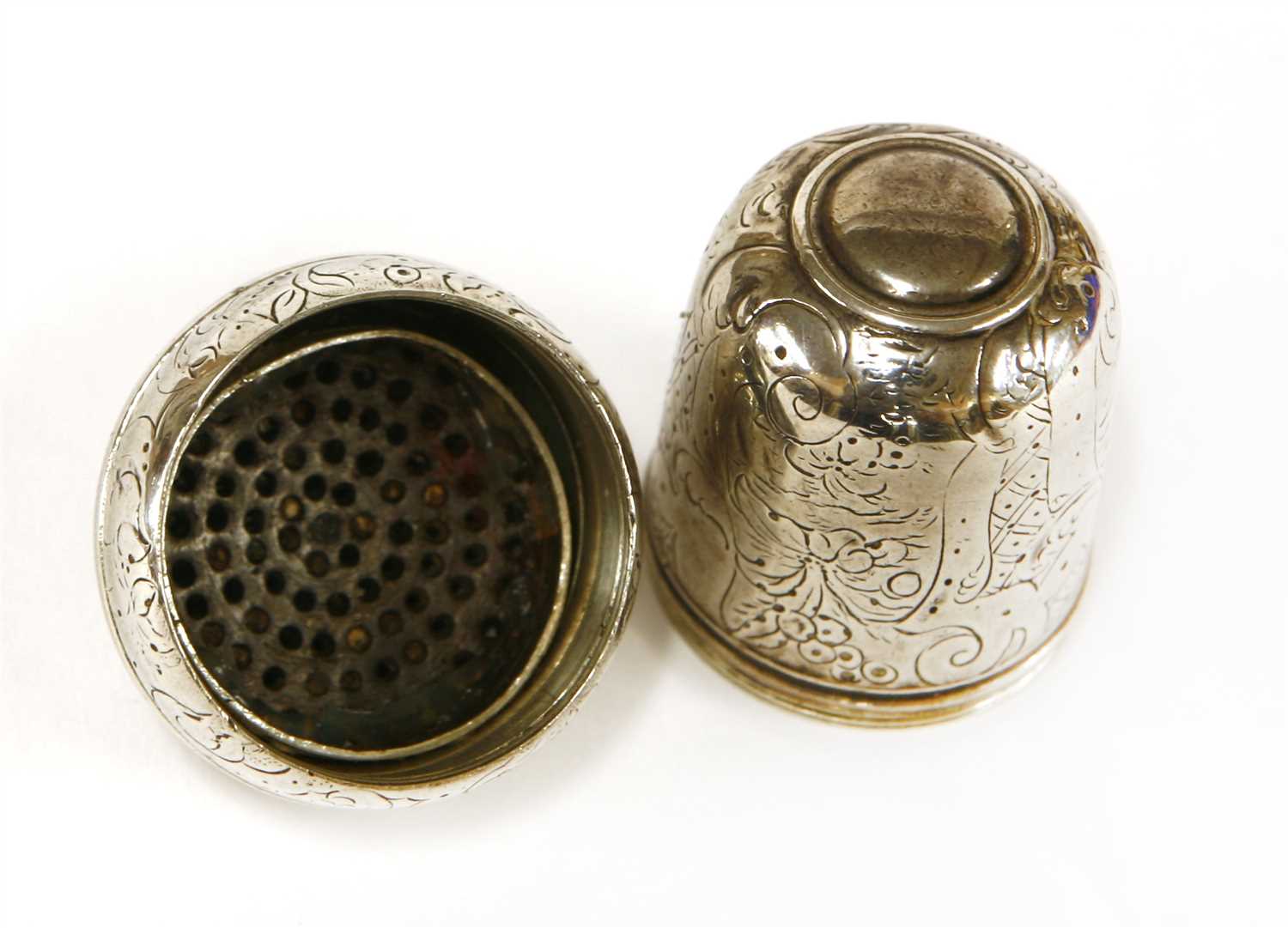 Lot 33 - A George III silver nutmeg grater