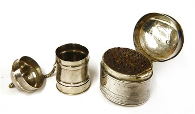 Lot 31 - A George III silver nutmeg grater
