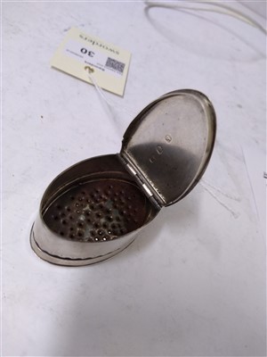 Lot 30 - A George III silver nutmeg grater