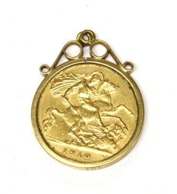 Lot 5 - A half sovereign gold pendant coin dated 1910