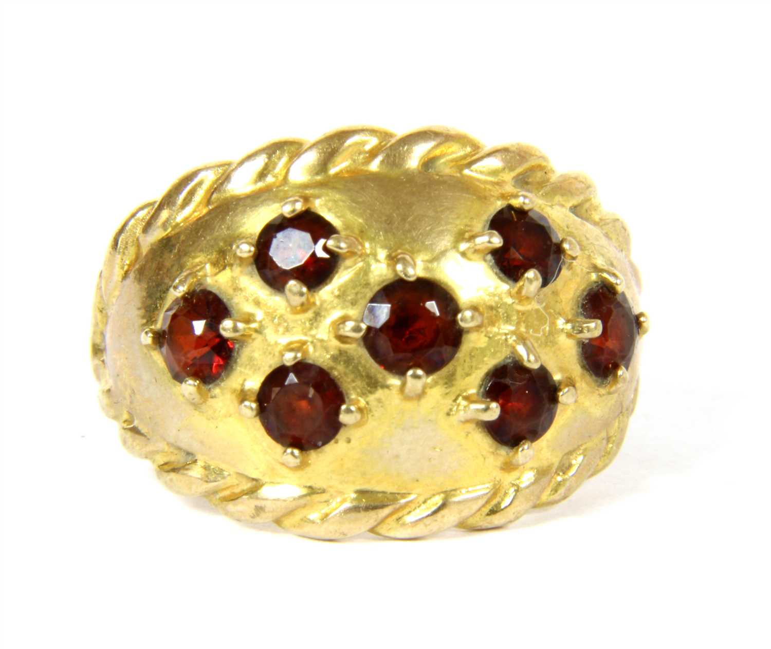Lot 3 - A 9ct gold bombe ring