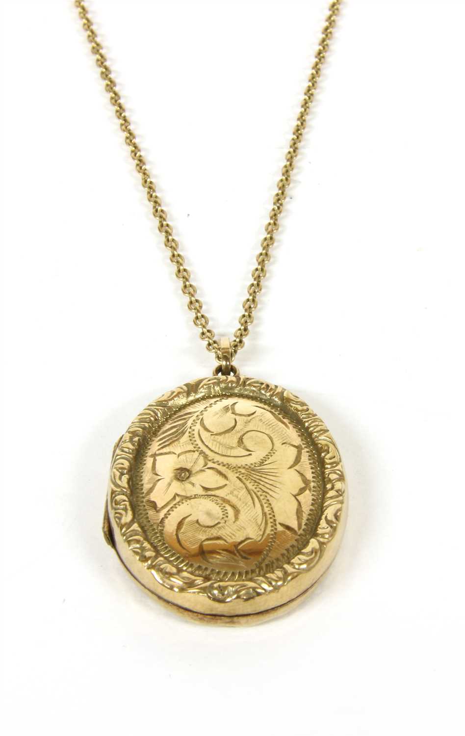 Lot 10 - A 9ct gold oval locket