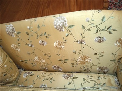 Lot 10 - A modern silk upholstered settee