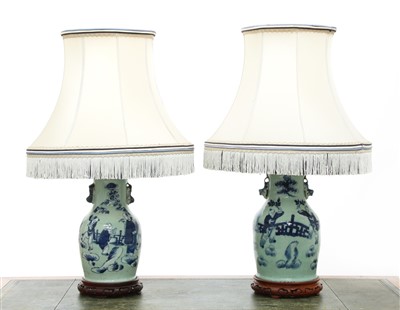 Lot 295 - A pair of Chinese vase table lamps