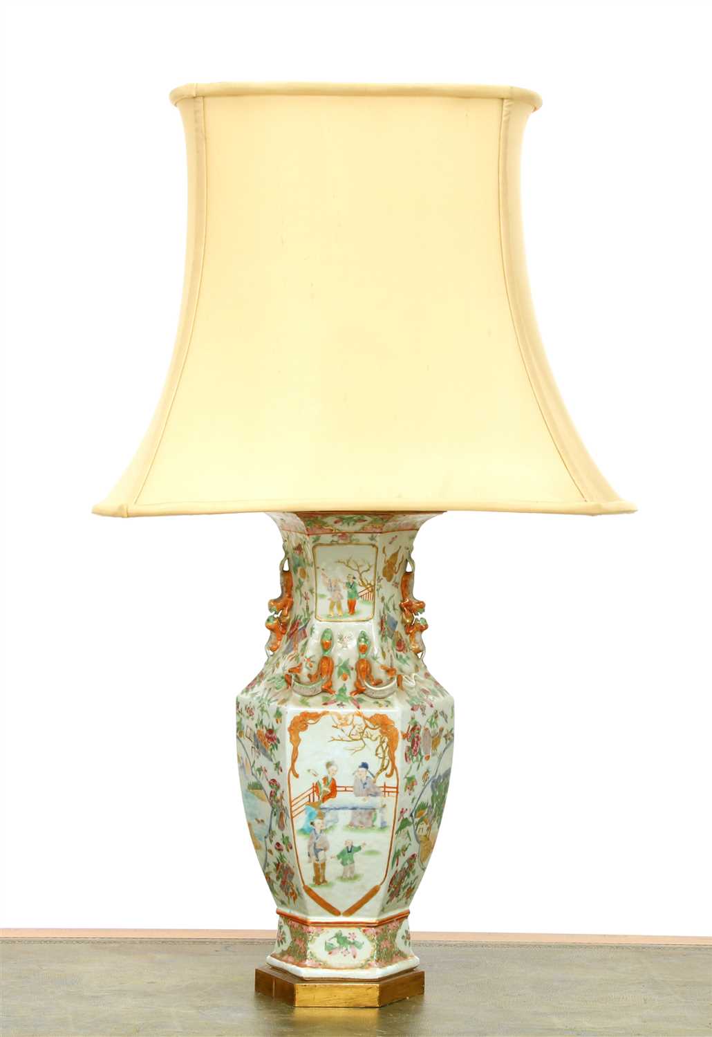 Lot 51 - A Chinese famille verte vase table lamp