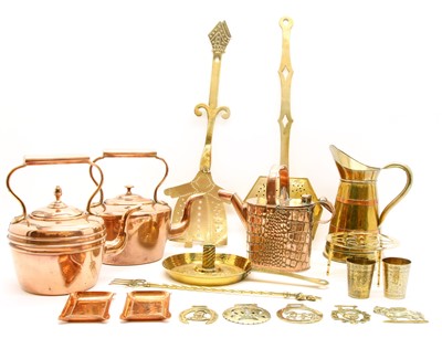 Lot 200 - A collection of copper and brass items